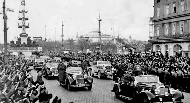 Alemania ocupa Austria, se produce el Anschluss.