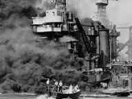 Japón bombardea la base naval de Pearl Harbour