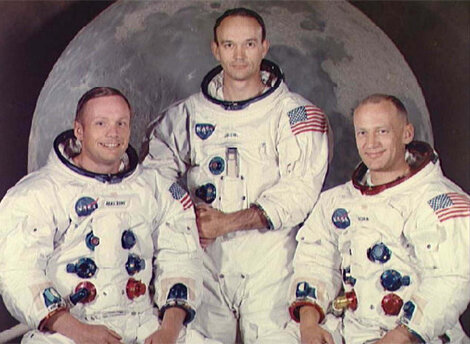 EL PRIMER ÈSSER HUMÀ EN TREPITGAR LA LLUNA