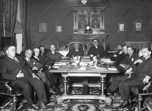 Constitución del Gobierno Presidido  Provisional por Alcalá Zamora