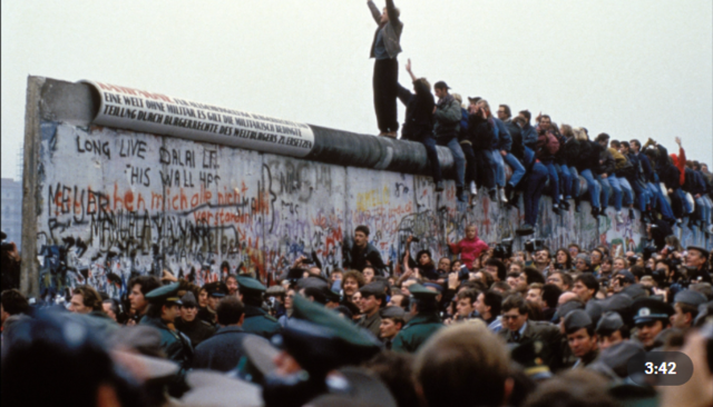 Berlin Wall get taken down