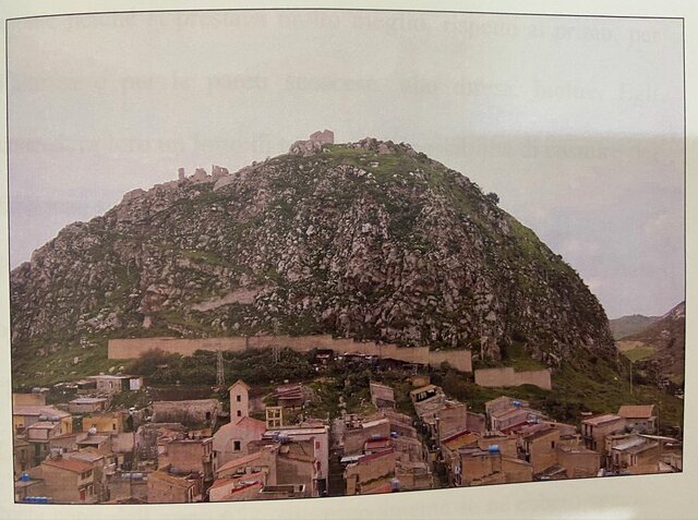 1.122 abitanti, anno del trasferimento nell'attuale Montallegro