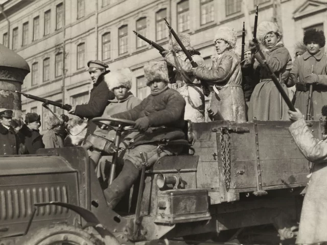 500 SRs & Mensheviks dead in Petrograd alone