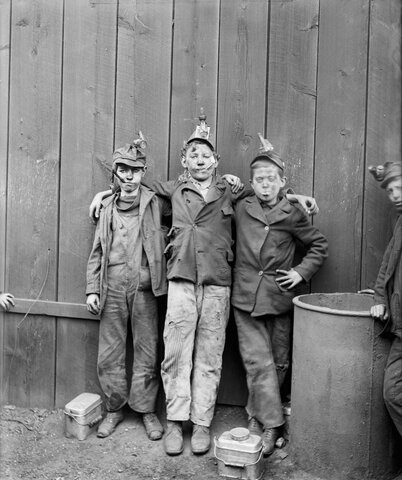 EDAD MODERNA - Concepciones de juventud y educación