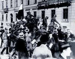 Hitler organizza un “Putsch”