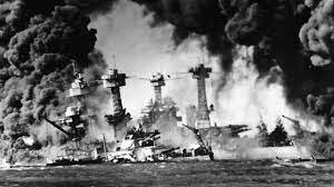 Japón bombardea la base naval de Pearl Harbour