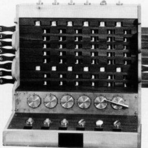 Wilhelm Schickard inventa la primera calculadora mecanica