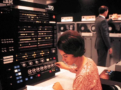 IBM 370 y UNIVAC