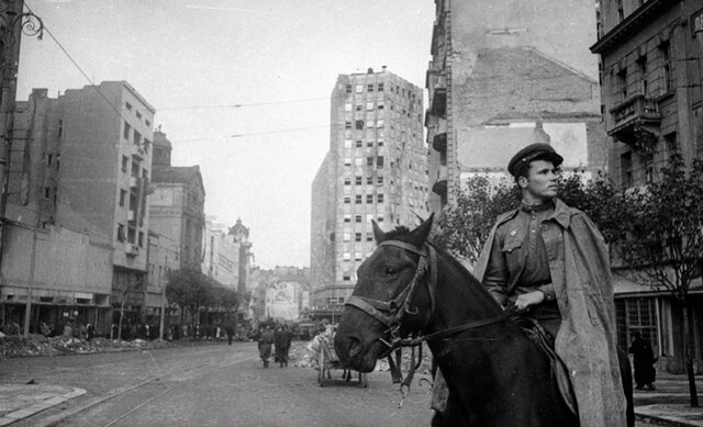 Tito libera Belgrado