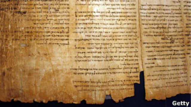 382 DC. USO DE MANUSCRITOS.