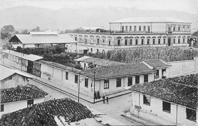 Se funda el Colegio Superior de Señoritas