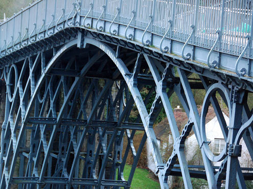 Puente Shrompshire sobre el Río Severn, Coalbrookdale, GB