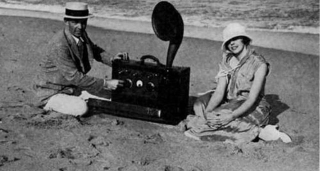 Το Πρώτο Ραδιόφωνο