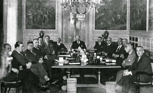 Nuevo gobierno con tres ministros de la CEDA (octubre 1934)