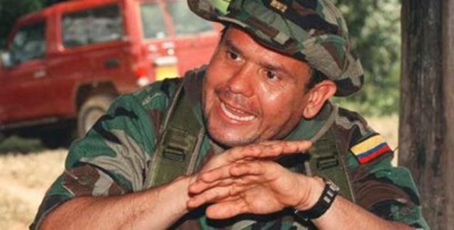 Condena a Carlos Castaño Gil