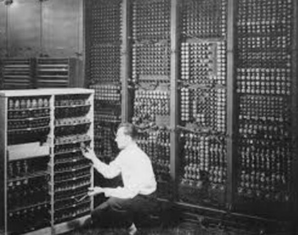 ENIAC COMPUTADORA (1945)