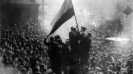 Timeline: La Segunda República. La Constitución de 1931. Política de reformas y realizaciones culturales. Reacciones antidemocráticas.