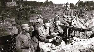 Soviets attempt to take Warsaw