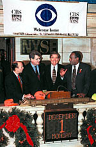 Westinghouse changes name to CBS Corporation and headquarters to New York City