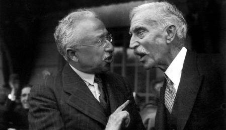 Destitución de Alcalá Zamora sustituido por Azaña