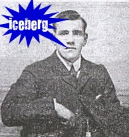 icebergs hits the titanic