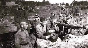 Soviets attempt to take Warsaw