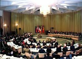 Els membres de la UE signen el Tractat de Maastricht