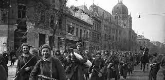 Los sovieticos obligan a Hungria a rendirse