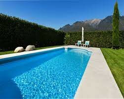 Juan Foa se cae de la pileta