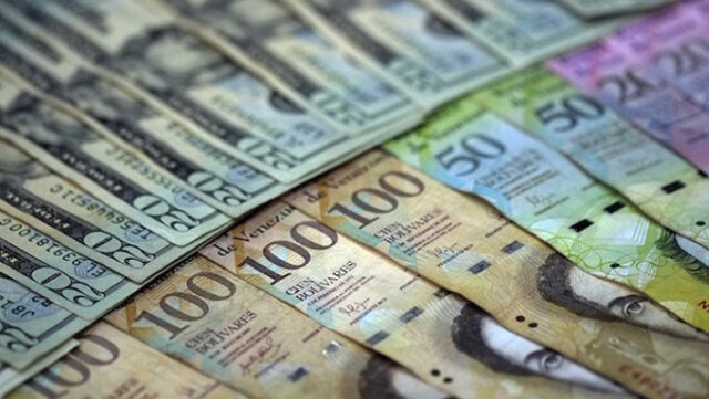 Control cambiario: 1.600 bolívares por un dólar