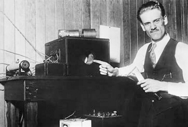 Primera antena para TV