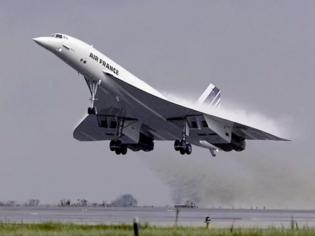 First supersonic passenger service on the Concorde