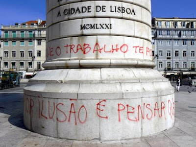 Vandalismo na praça da figueira