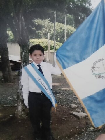 cante el himno nacional por primera vez en el colegio