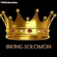 Solomon becomes king