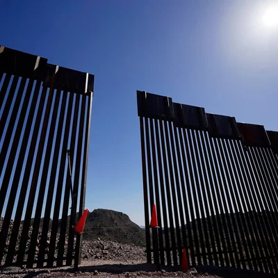 Timeline: border wall