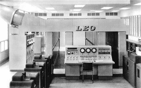 LA COMPUTADORA LEO 1