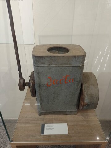 A primeira polvilhadeira.