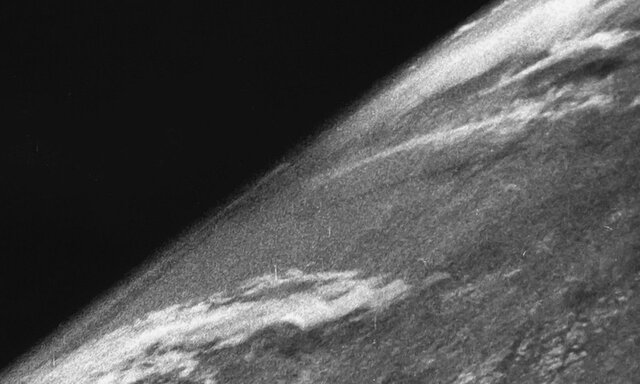 Primera fotografía espacial