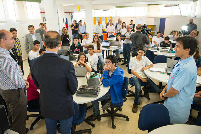 Aboliu a apostila e a divisão por série