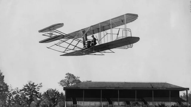 Primer vuelo