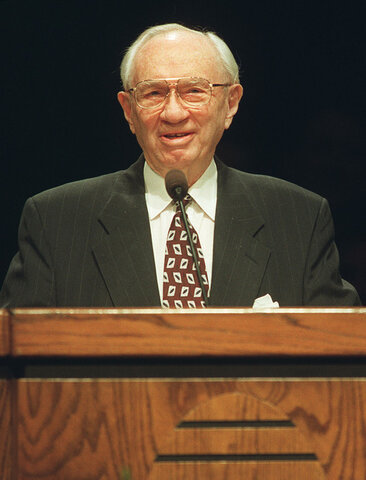 Gordon B. Hinckley Becomes President of the Church