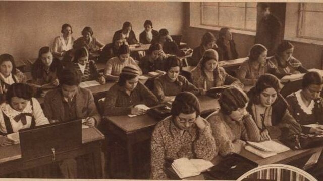 MUJERES Y NIÑAS  ACCEDEN AL DERECHO A LA EDUCACIÓN 1935