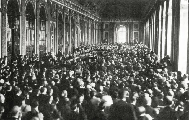 FIRMA DEL TRATADO DE VERSALLES