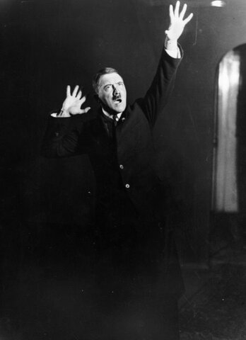 SALIDA DE HITLER DE LA CÁRCEL Y DECLARACIÓN DE "FÜHRER" DEL PARTIDO NAZI.