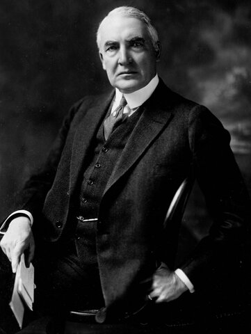 Warren G. Harding becomes the 29th U.S. President