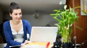 Carreras que casi nadie elige y en las que se gana mucho dinero