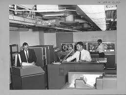 Se instala la primera oficina informatizada