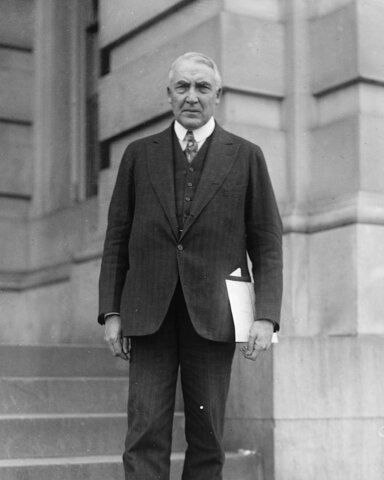 Warren G. Harding dies