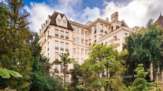 Church of Scientology Celebrity Centre is established
